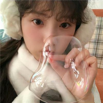雨中的女人